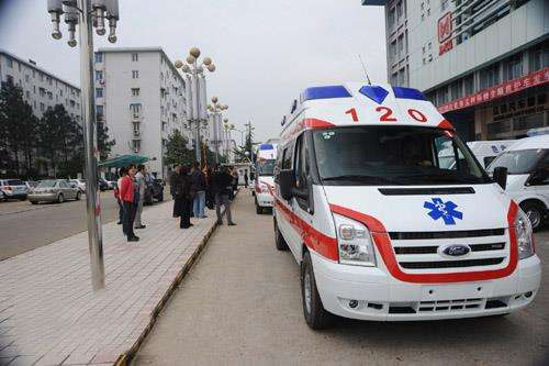 新疆救护车出租公司